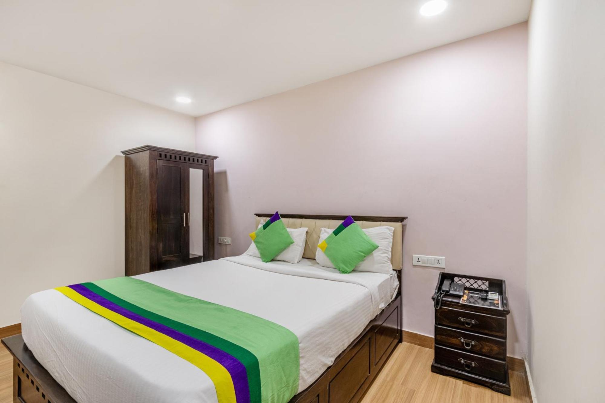 Treebo Purple Square Ξενοδοχείο Χιντεραμπάντ Εξωτερικό φωτογραφία